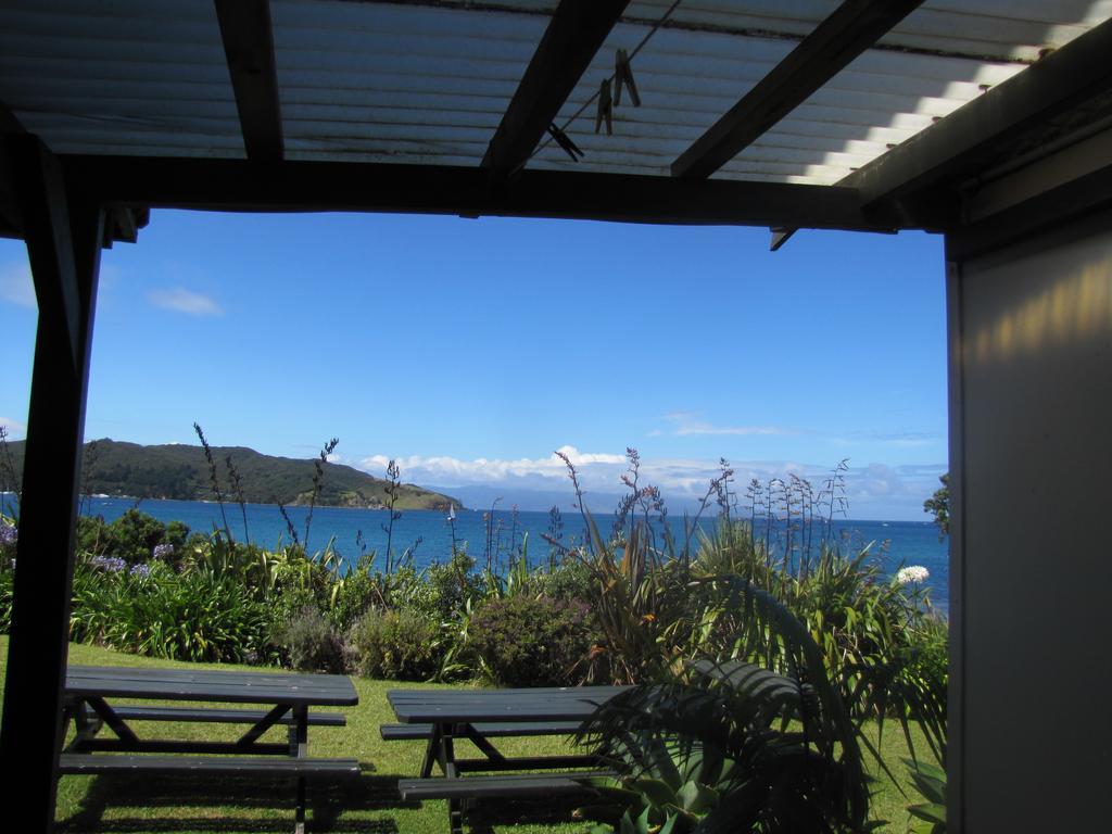 Tipi And Bobs Waterfront Lodge Tryphena Camera foto